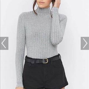 ▫️Topshop Ribbed Gray Mock Neck